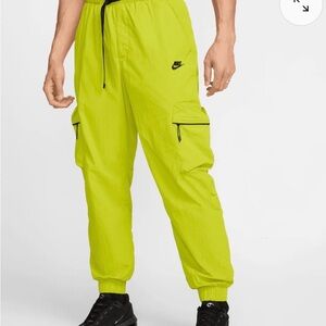 Nike Tech Men's Cactus Green Woven Cargo Pants